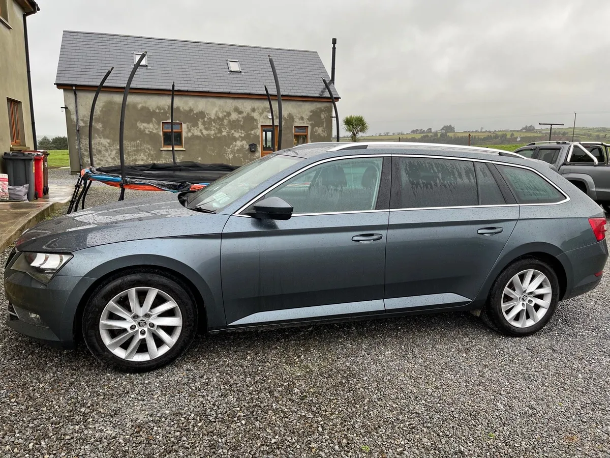 Skoda Superb Estate Automatic DSG - Image 4