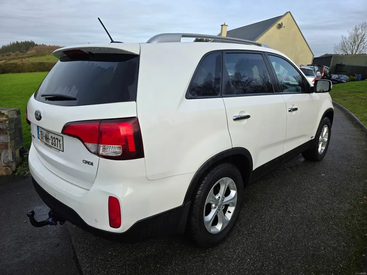 Kia Sorento 2015 4WD 7 seats - Image 3