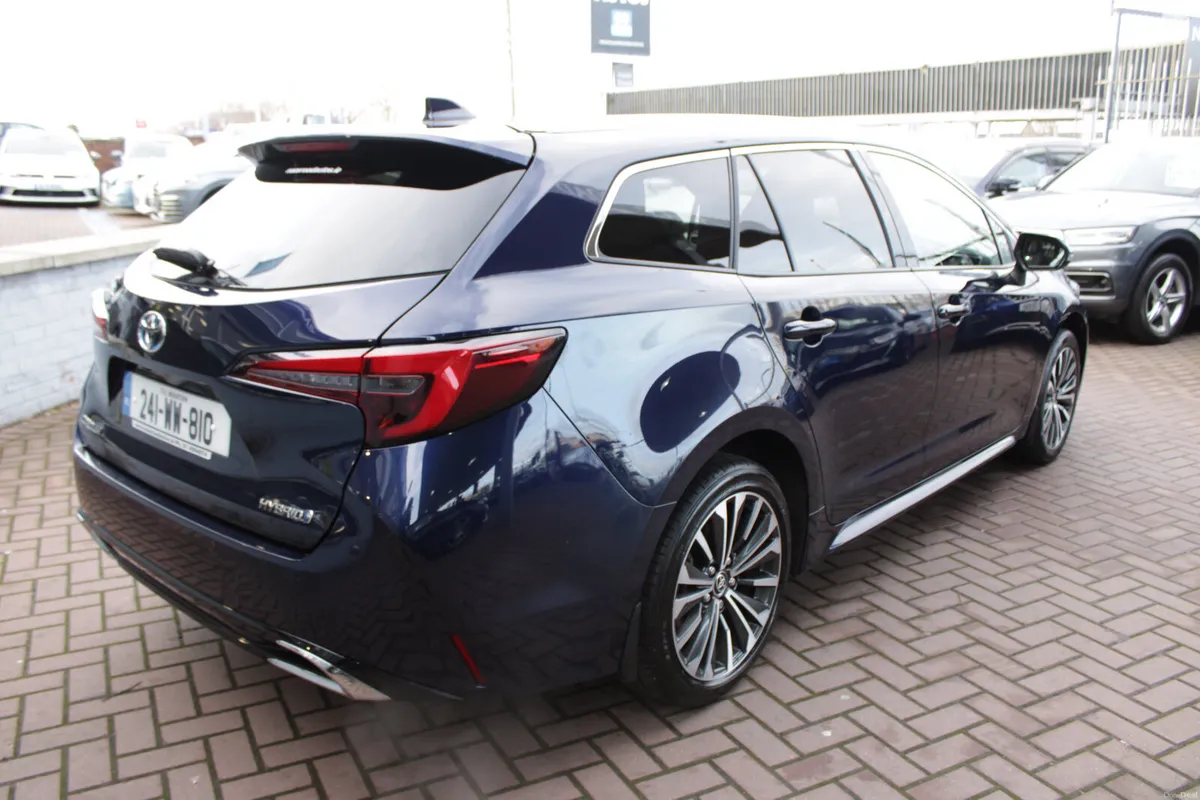 HYBRID SOL 5DR ESTATE AUTOMATIC // 1 OWNER WITH ON - Image 4