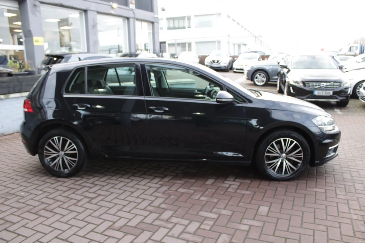 1.6 TDI SE NAV  115BHP 5DR HATCHBACK AUTOMATIC // - Image 3