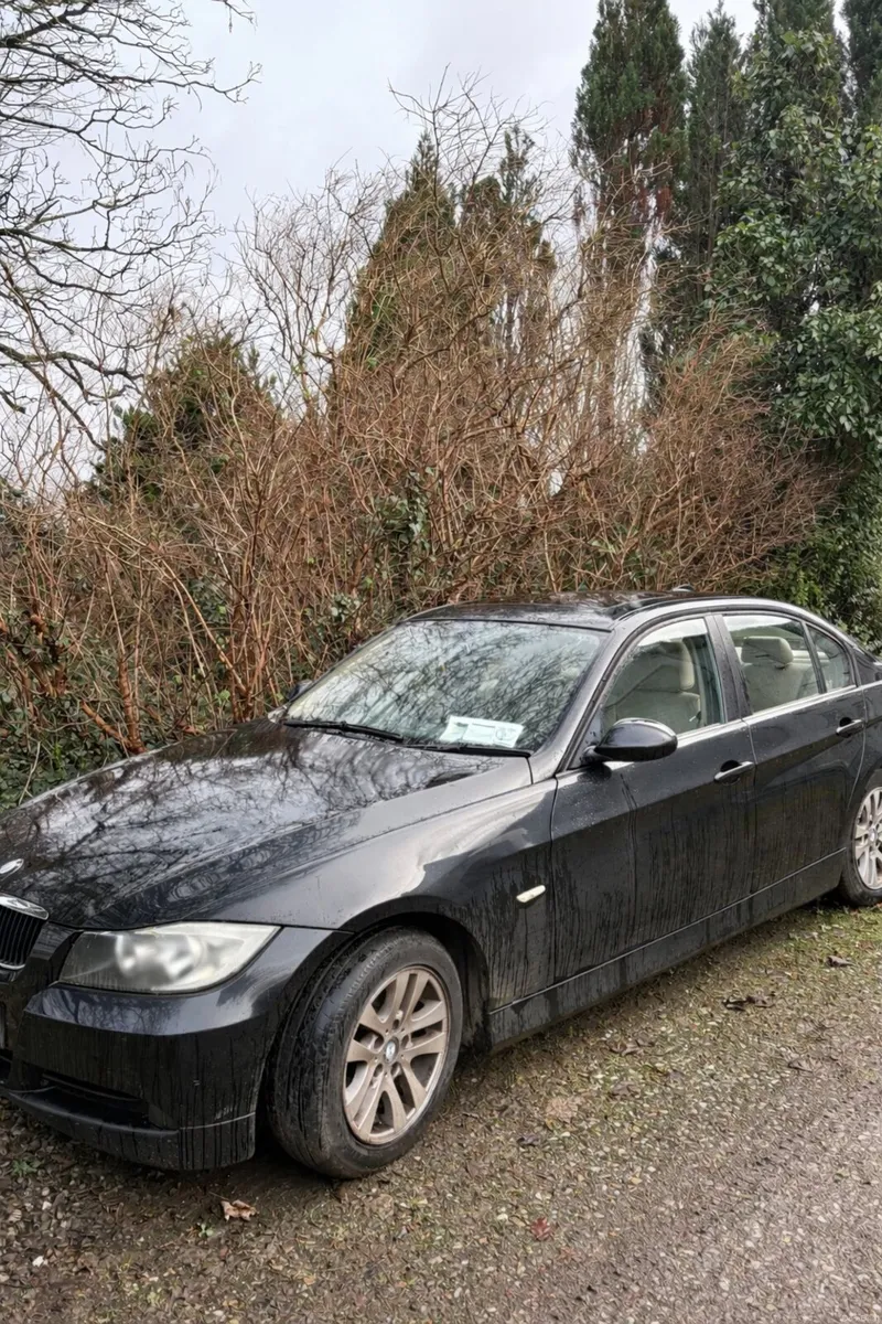 2005 BMW 320i - Image 3