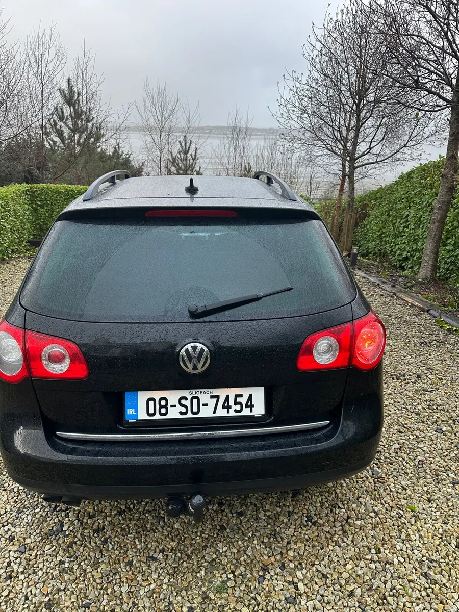 Passat Estate 2.0 TDI black, left hand drive - Image 4