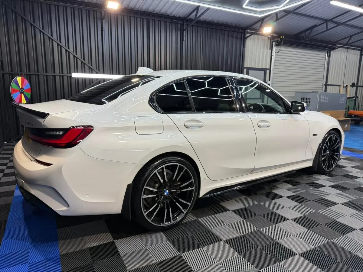 BMW 330E MSPORT €28450 ON Irish Plates - Image 3
