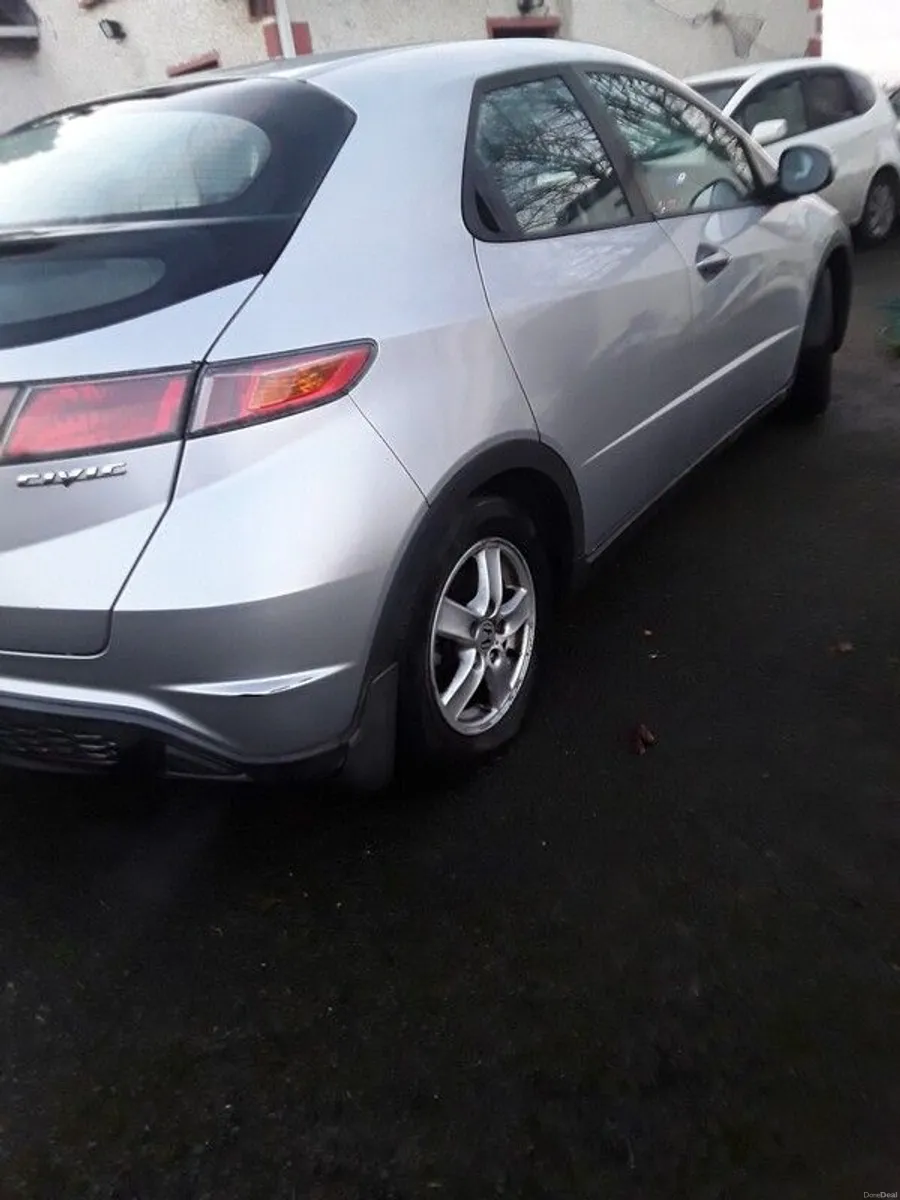 2007 Honda Civic - Image 2