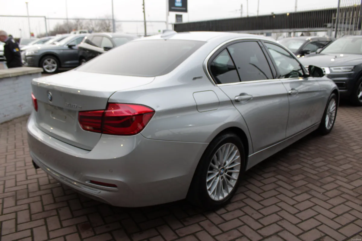 330E SE LUXURY EDITION 4DR SALOON AUTO  // WHAT A - Image 4