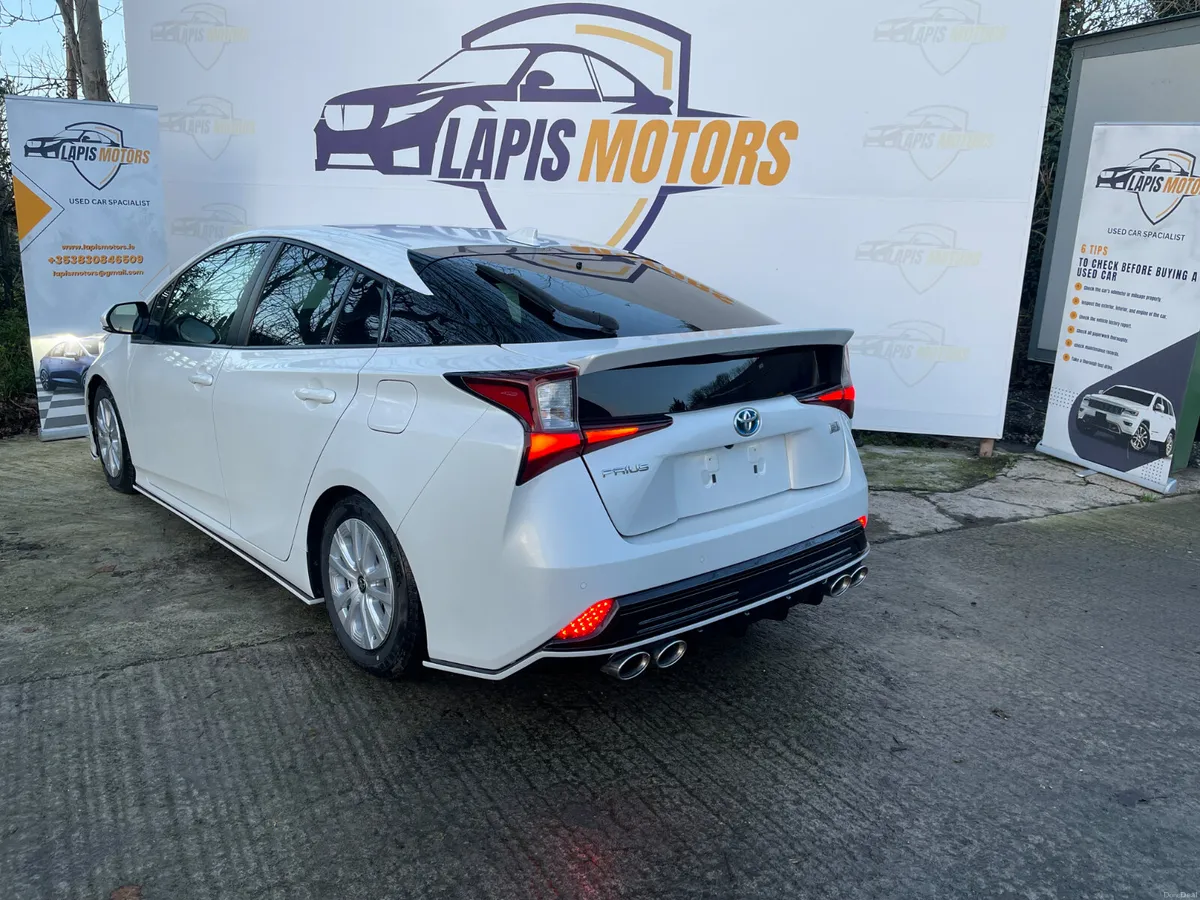 Toyota Prius 2021 Low miles - Image 4