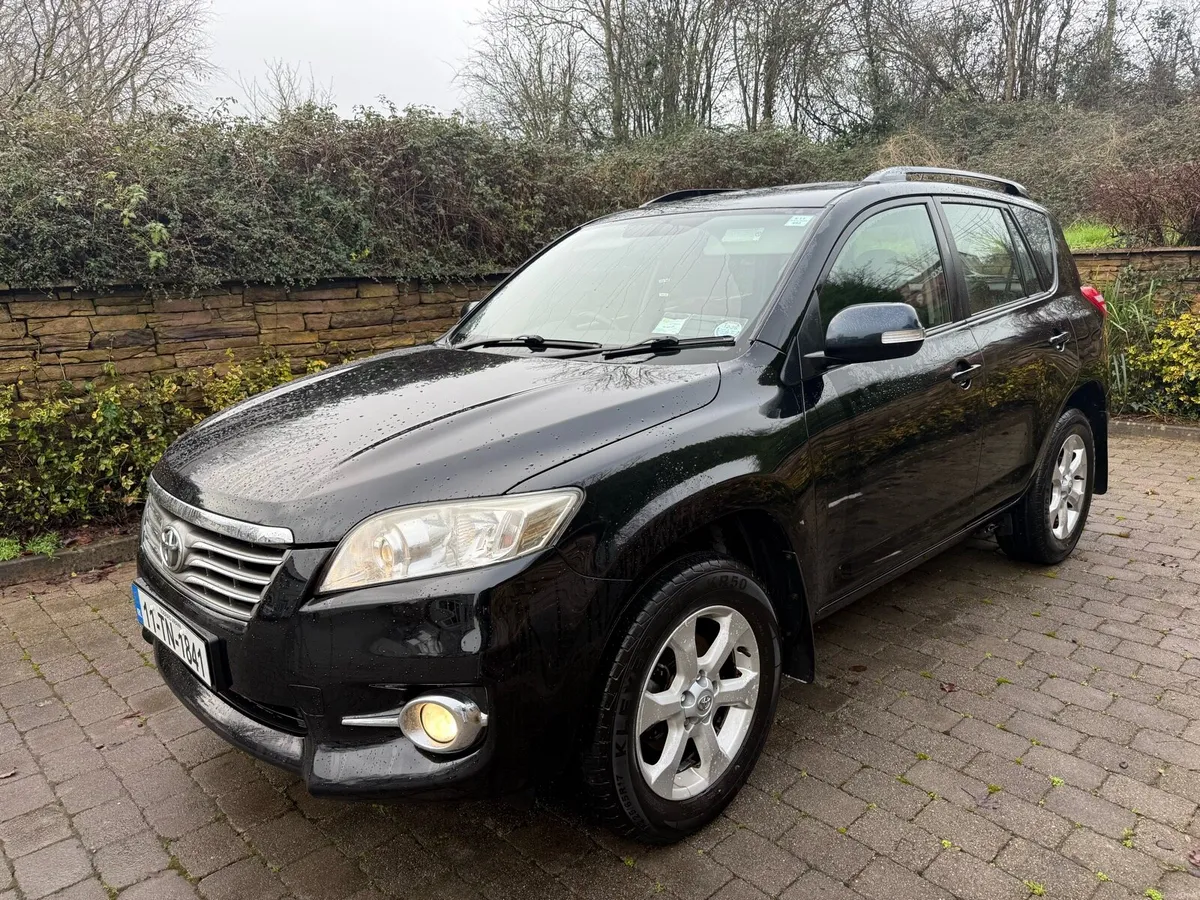 2011 Toyota Rav4 4 WHEEL DRIVE - Image 3