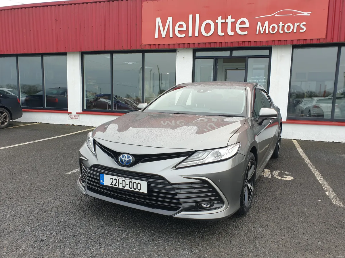 TOYOTA CAMRY 2.5 HYBRID**UPGRADED ALLOYS** - Image 1