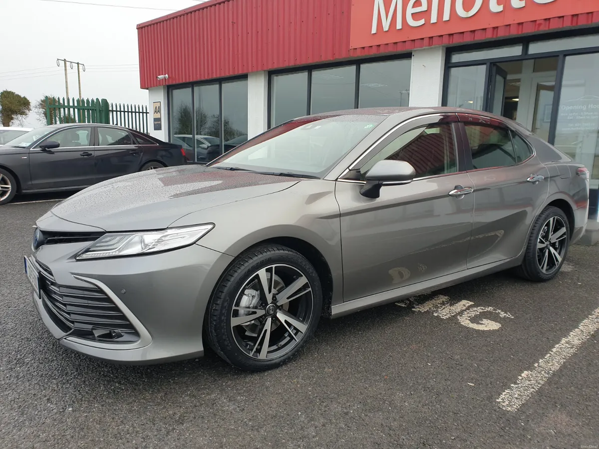 TOYOTA CAMRY 2.5 HYBRID**UPGRADED ALLOYS** - Image 2