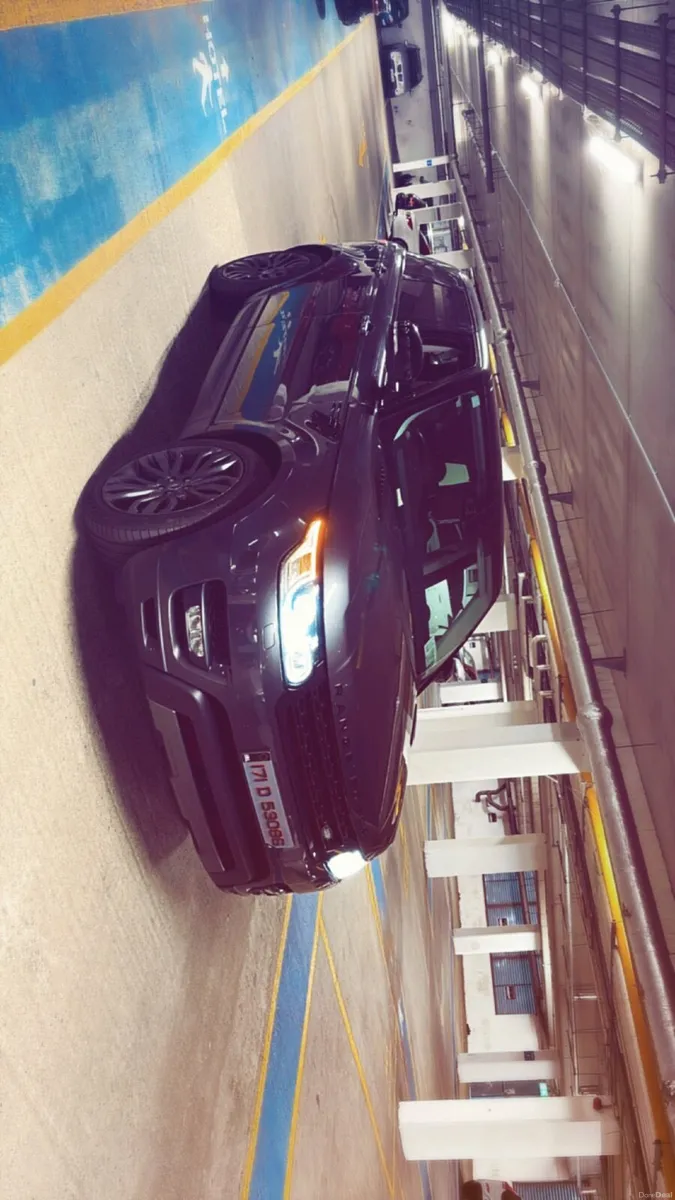 Land Rover Range Rover Sport 2017 - Image 3