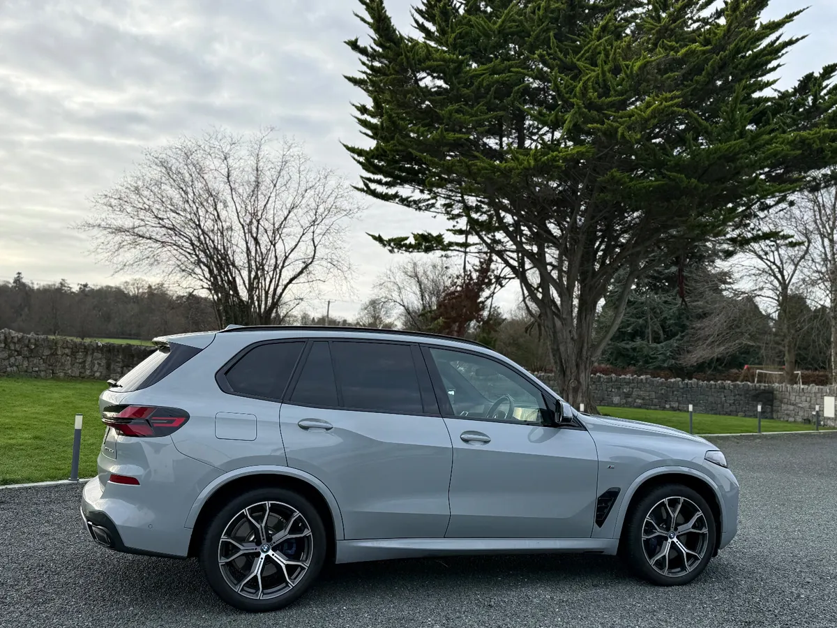 2024 BMW X5 3.0L xDrive45e M Sport - Image 4