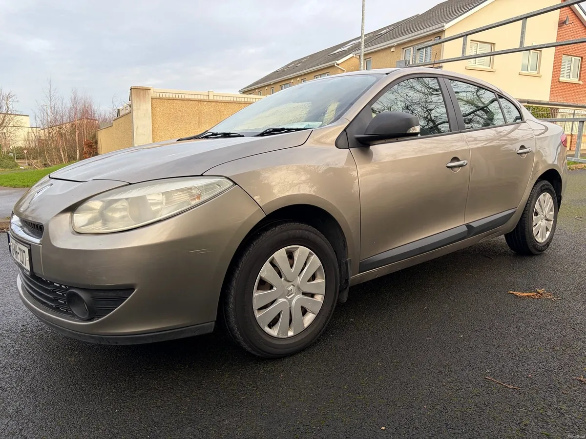 10 RENAULT FLUENCE NCT 08/26 - Image 4