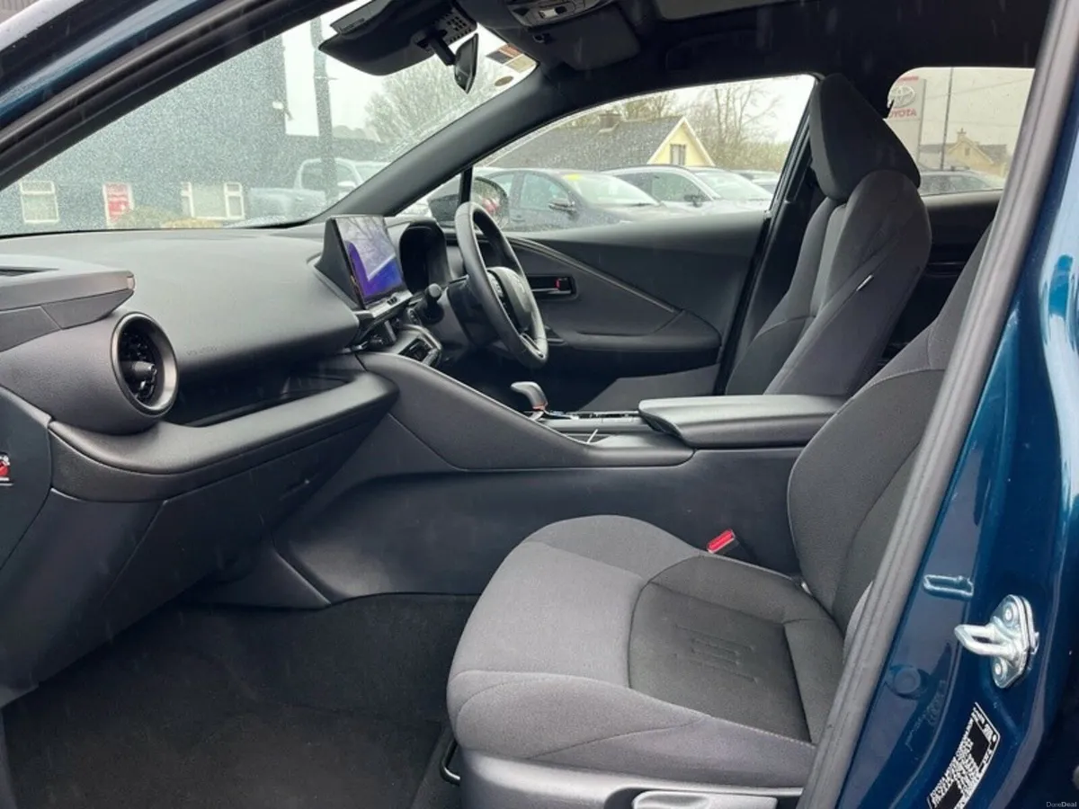 Toyota C-HR USED CAR SALE!! C-HR HYBRID SPORT+ - Image 6