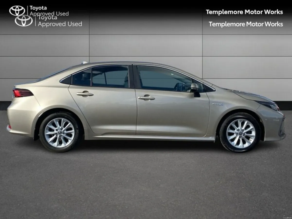 Toyota Corolla HYB LUNA SALOON 4DR AUTO HYBRID - Image 3