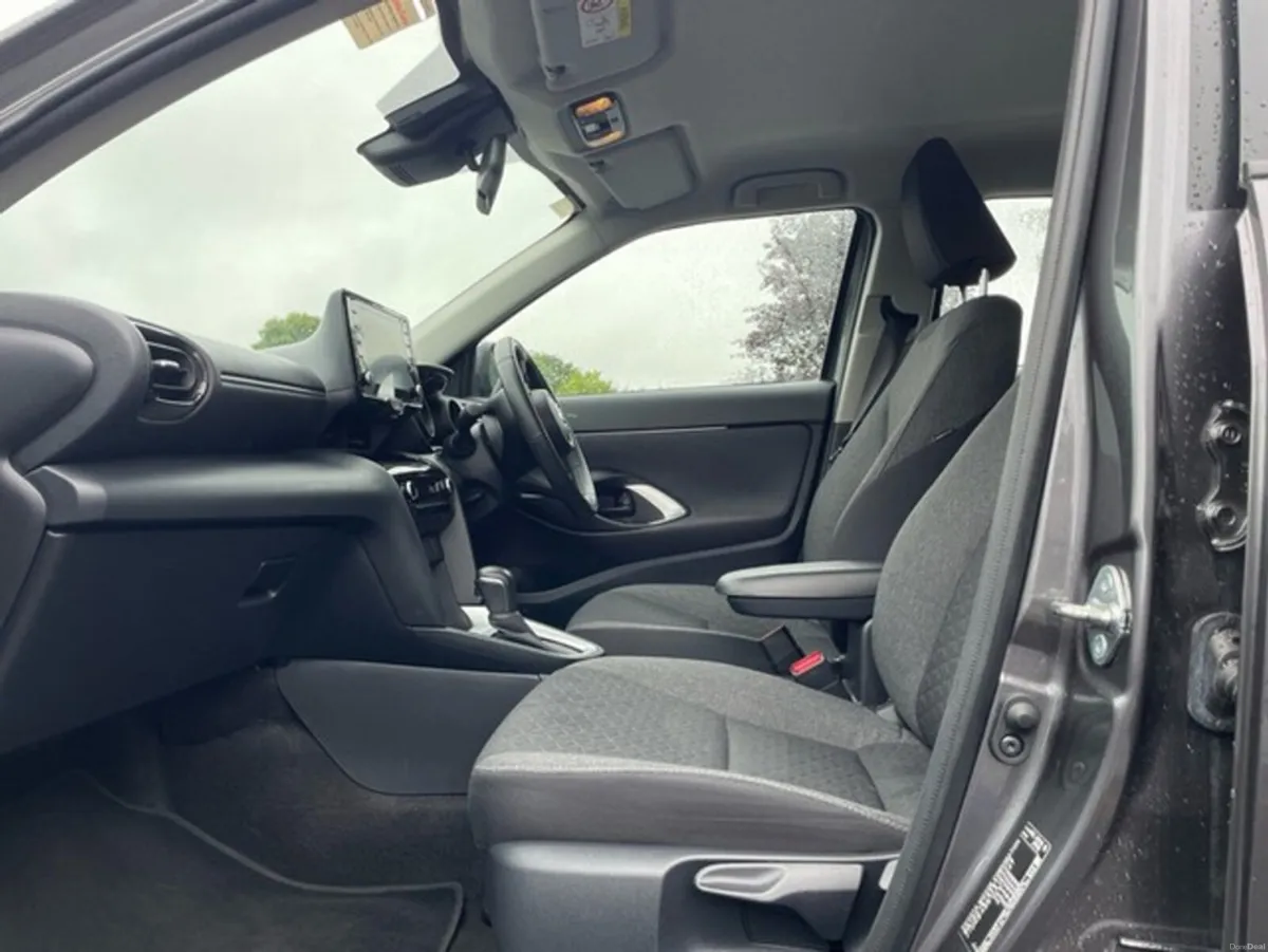 Toyota Yaris Cross YARIS CROSS LUNA - Image 6