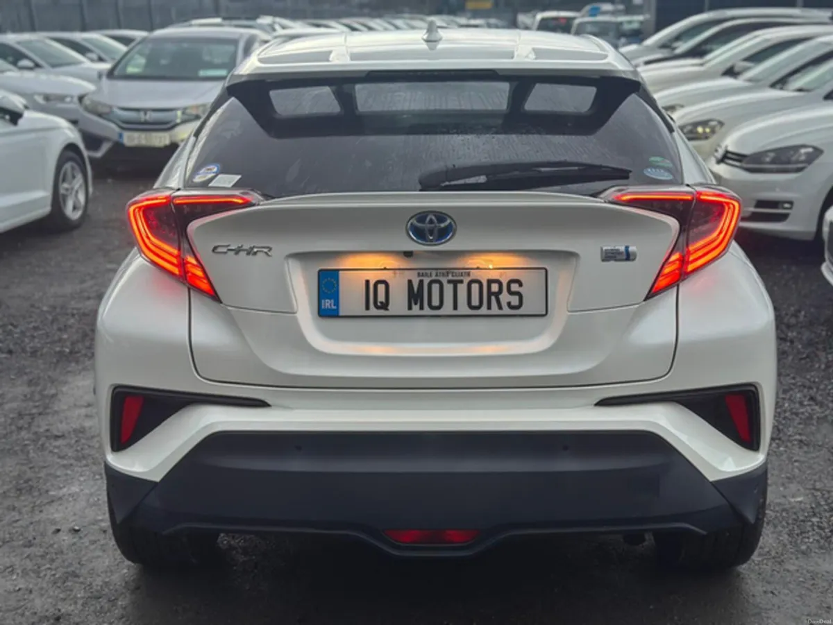 Toyota C-HR 1.8 Petrol Hybrid Automatic - 2017 (46 - Image 4