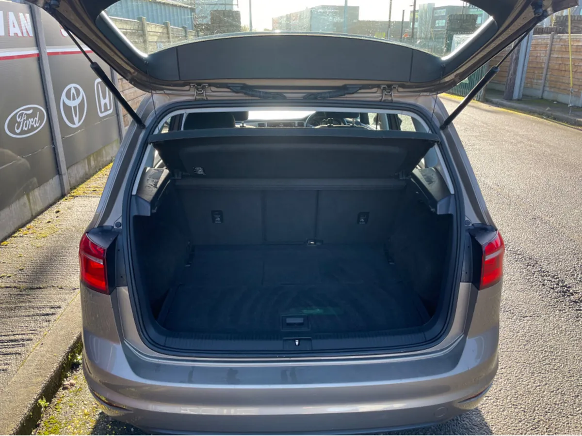 Volkswagen Golf 1.6 TDI SE BLUEMOTION 105PS 5DR AU - Image 6