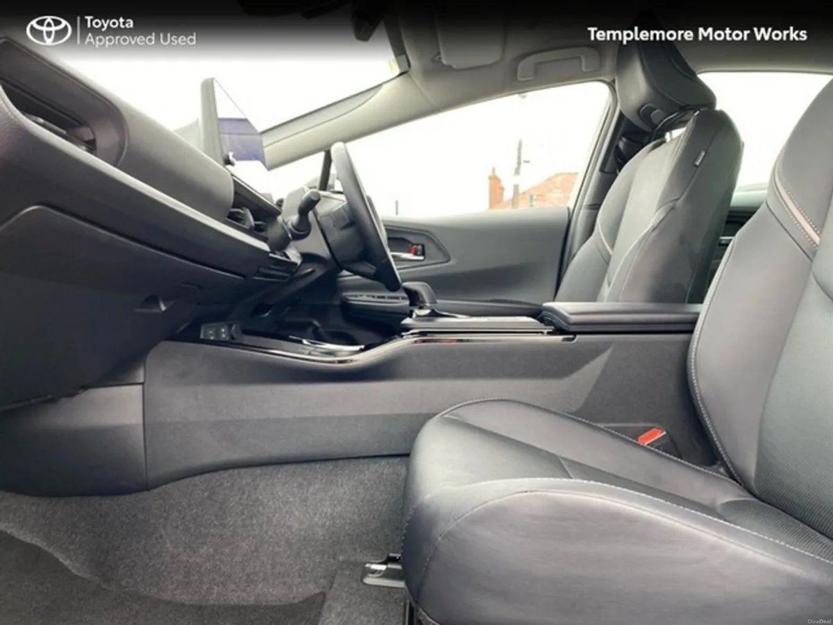 Toyota Prius 2.0 - Image 6