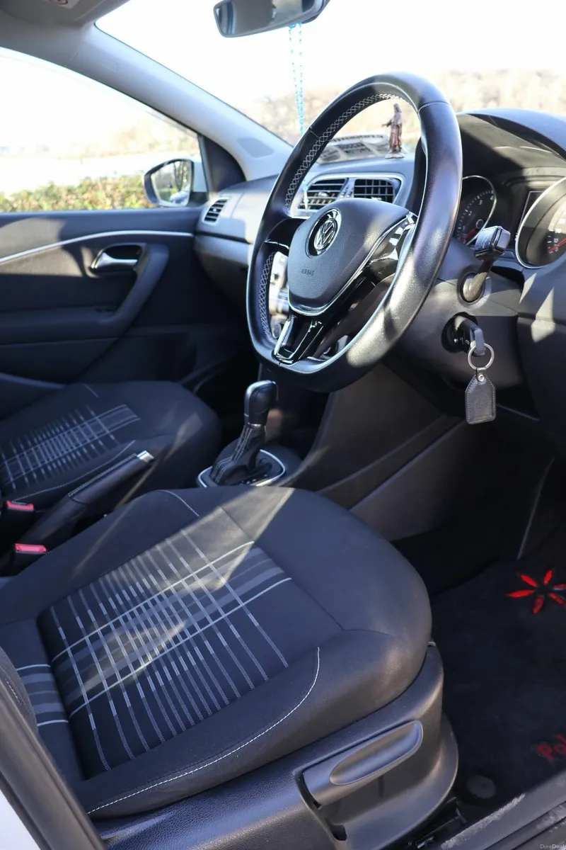 Volkswagen Polo 2015 - Image 4