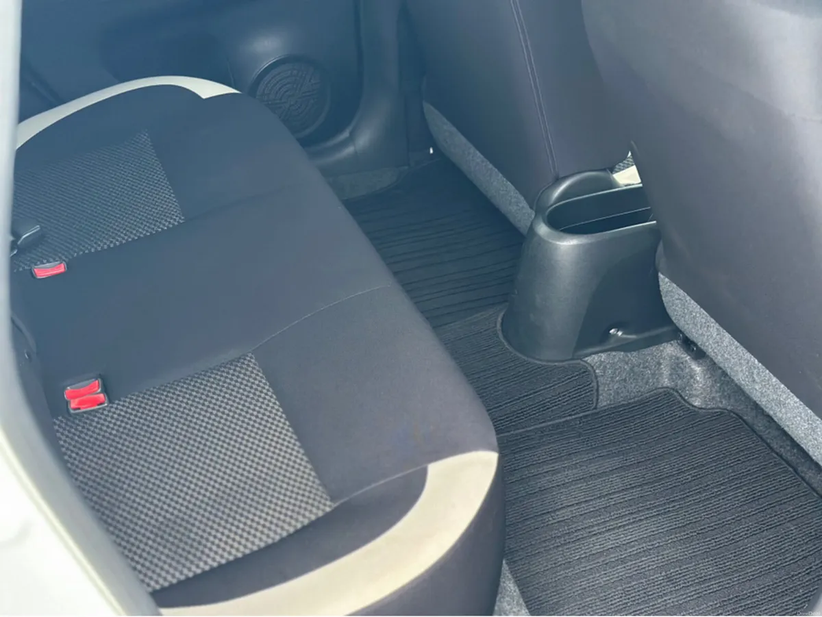 Nissan Note 1.2 - Image 2