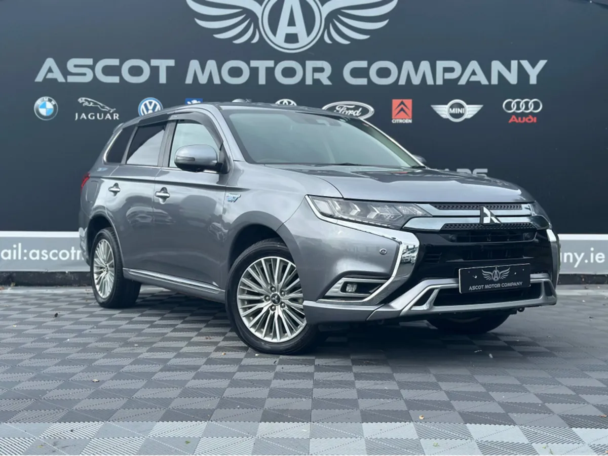 Mitsubishi Outlander 4x4 auto - Image 1