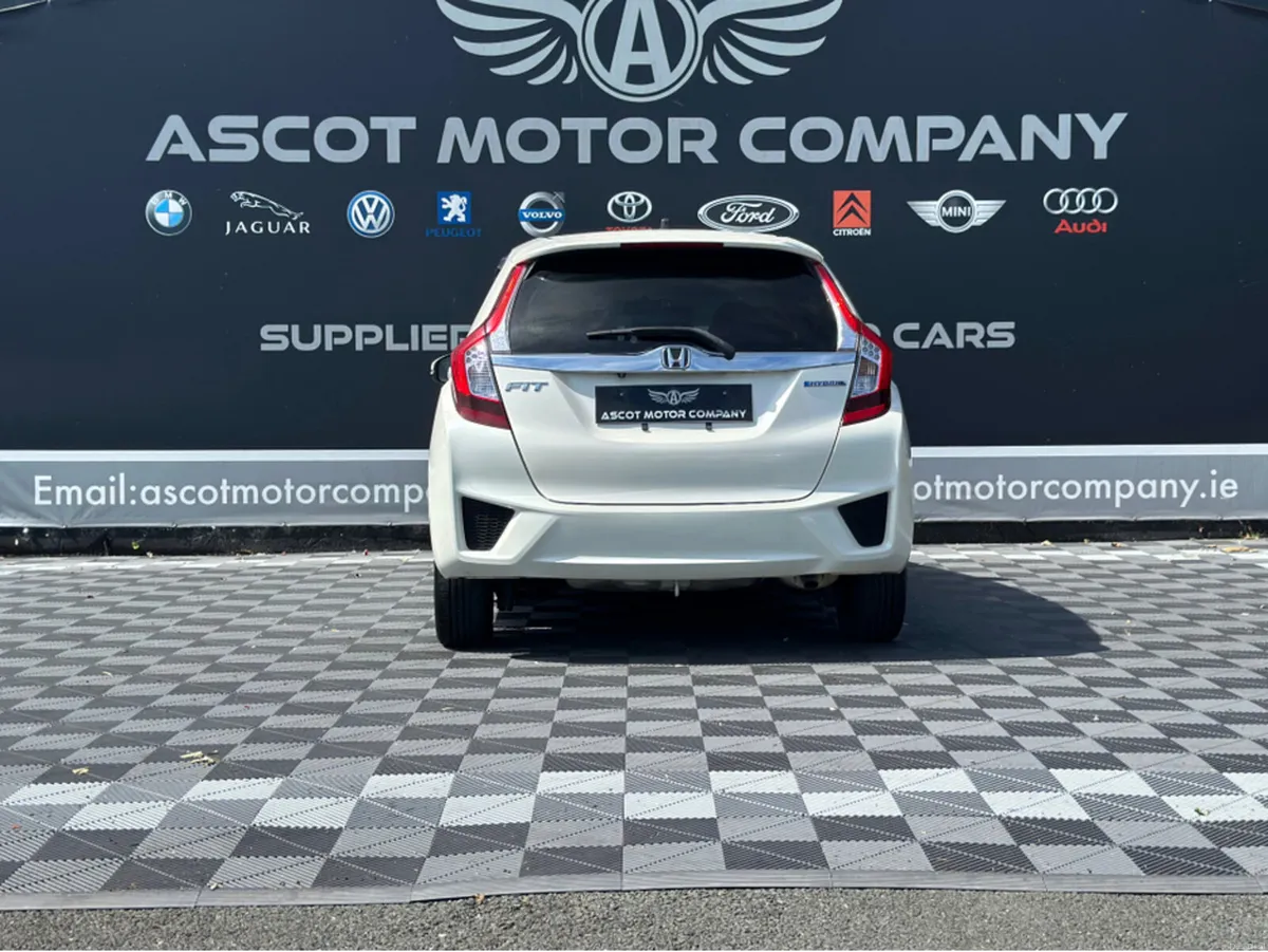 Honda Fit Hybrid - Image 2