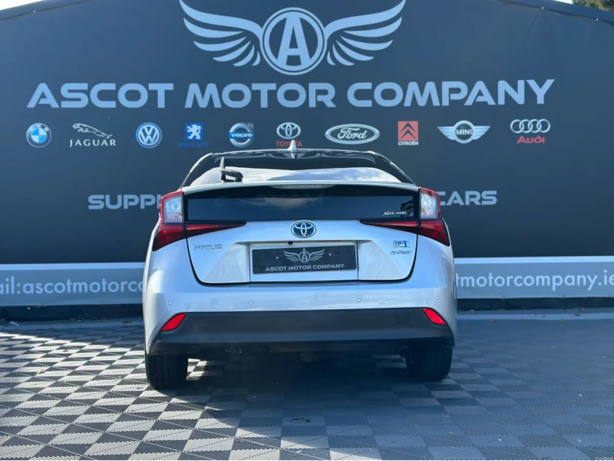 Toyota Prius 1.8 Petrol hybrid - Image 3