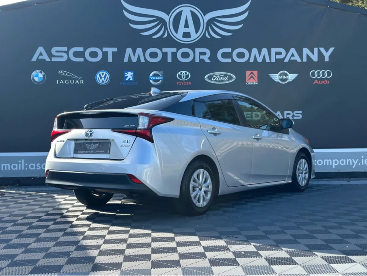 Toyota Prius 1.8 Petrol hybrid - Image 5