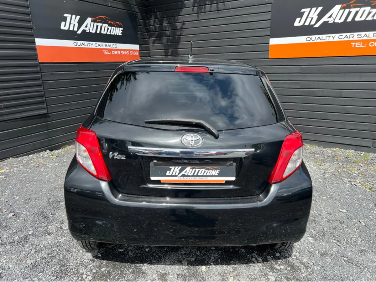 Toyota Yaris 1.0 Vitz Auto 5DR - Image 4