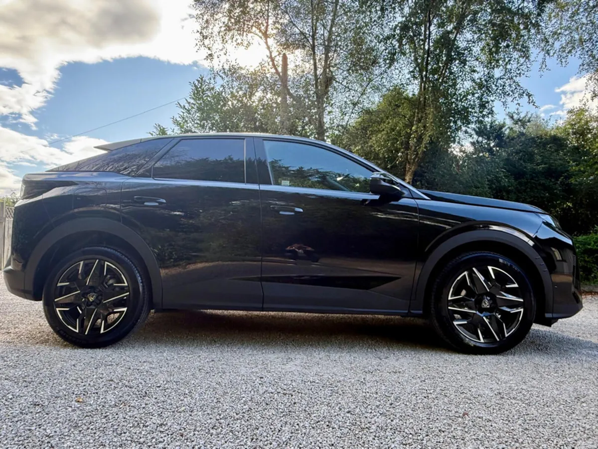 Peugeot 3008 ALLURE 1.2 MHEV 136 - Image 4