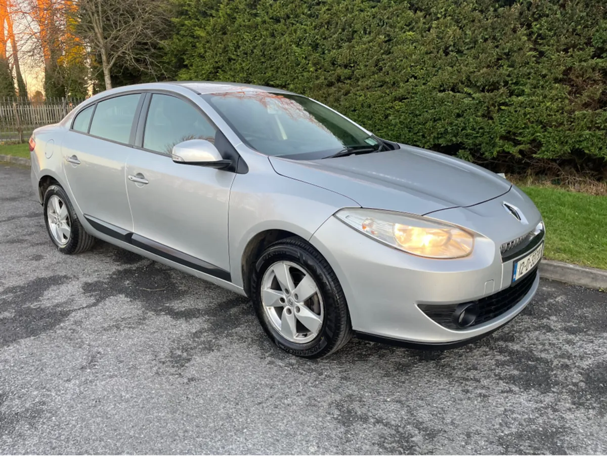 Renault Fluence 1.5 DCI 90 DYNAMIQUE 4DR - Image 1