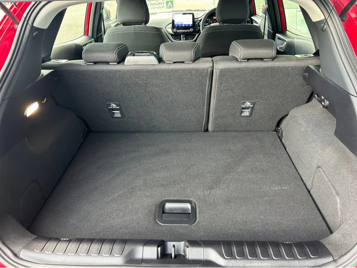 Ford Puma TITANIUM 5DR 1.0T 125 MHEV DC7 - Image 2