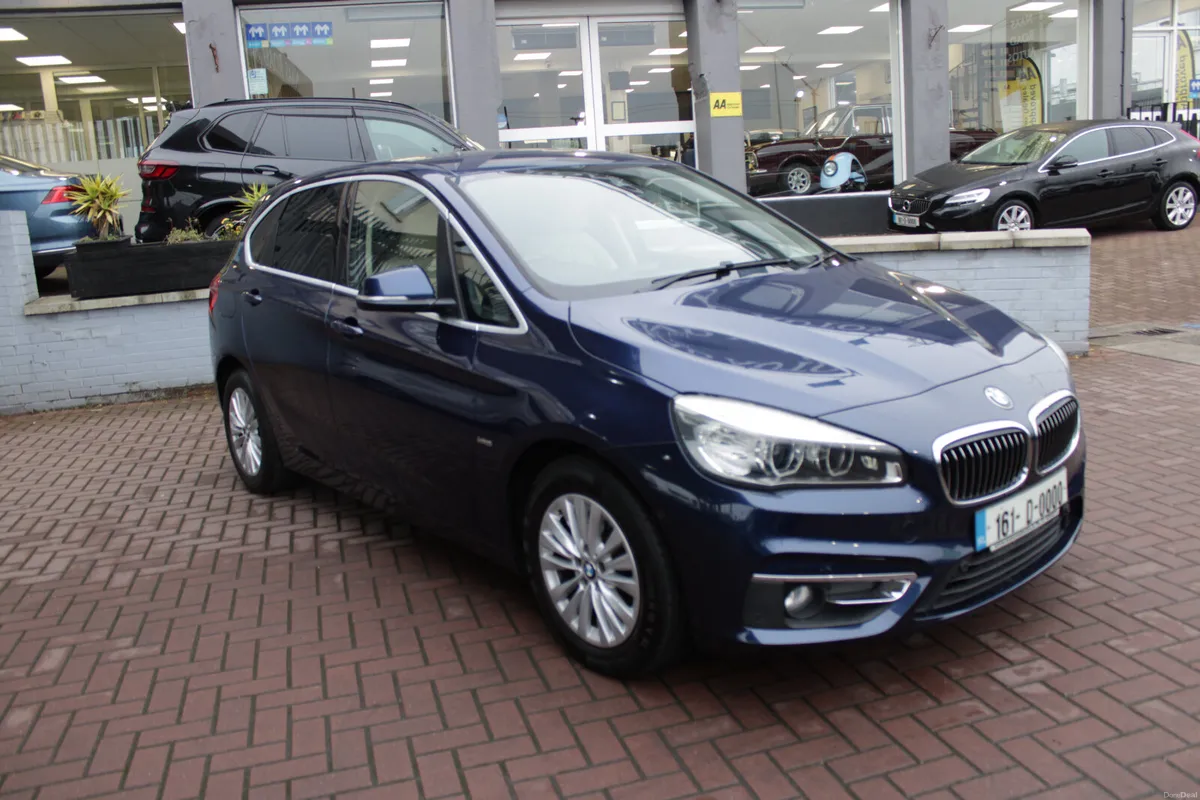 2.0D SE LUXURY EDITION 5DR ESTATE AUTOMATIC WITH O - Image 1