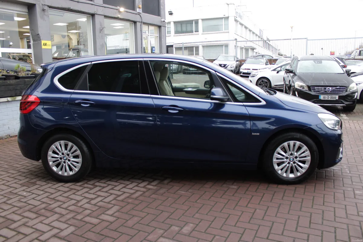 2.0D SE LUXURY EDITION 5DR ESTATE AUTOMATIC WITH O - Image 3