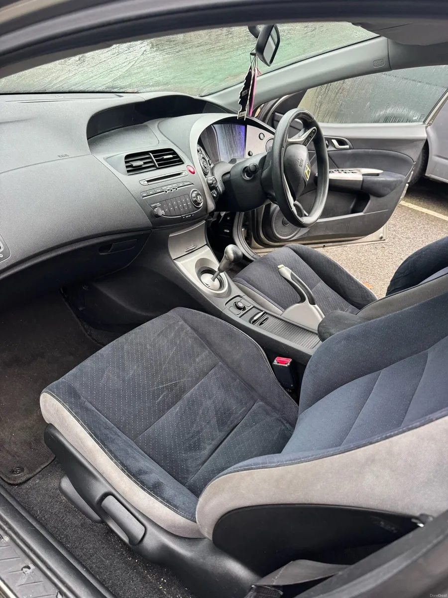 Honda Civic 2009 - Image 4