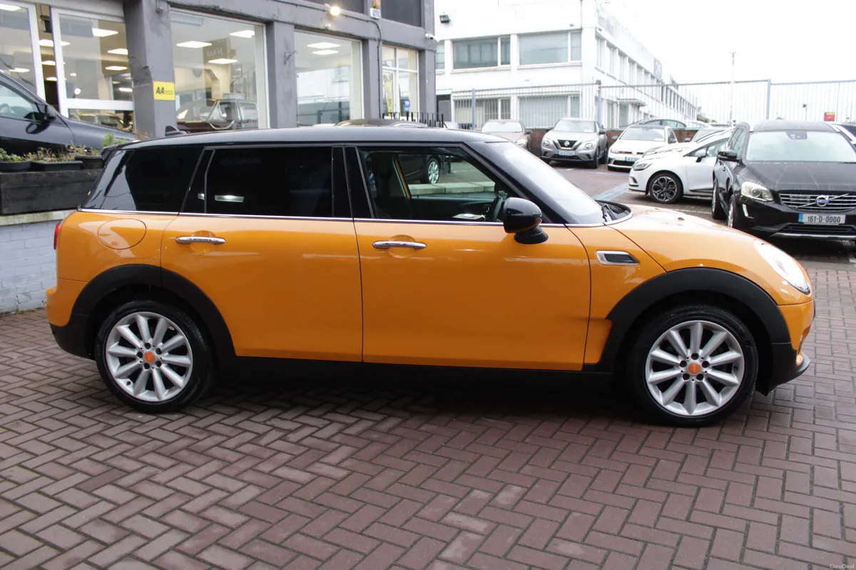 2.0D COOPER 6DR ESATE AUTOMATIC // STUNNING LOOKIN - Image 3