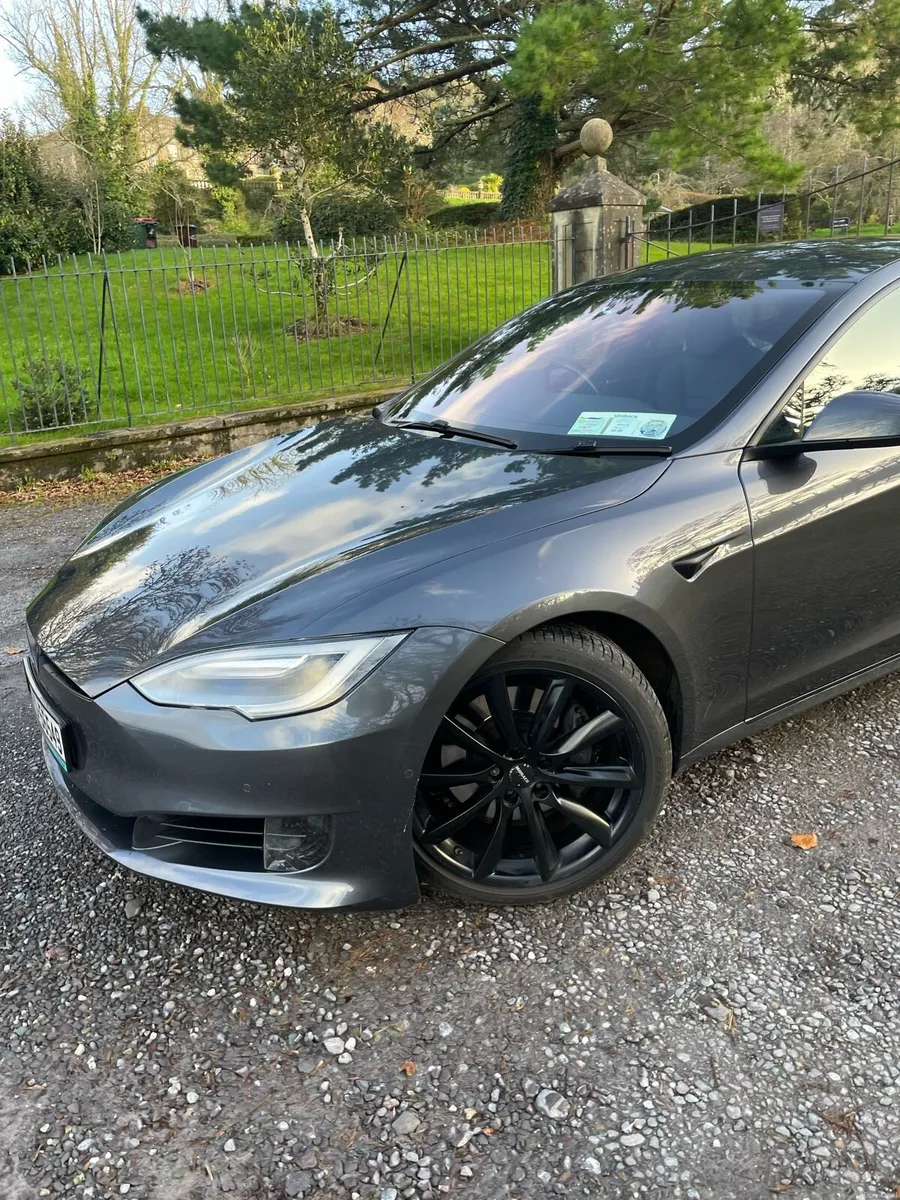 Tesla Model S - Tesla Fast Charging for Life - Image 4