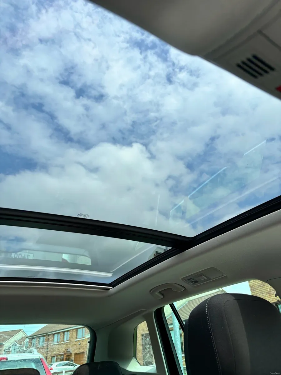 Volkswagen Tiguan. HIGHLINE AUTOMATIC - Image 4