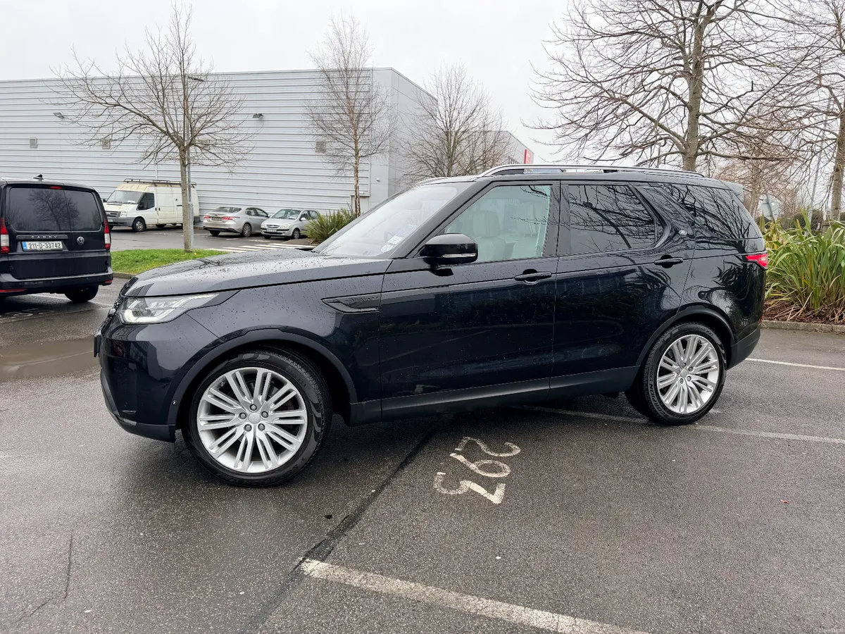 171 Land Rover Discovery 30 TDV6 1St Edition - Image 2