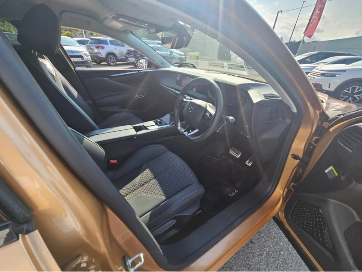 DS Automobiles DS 4 TROCADERO E-TENSE 225 4DR AUTO - Image 2