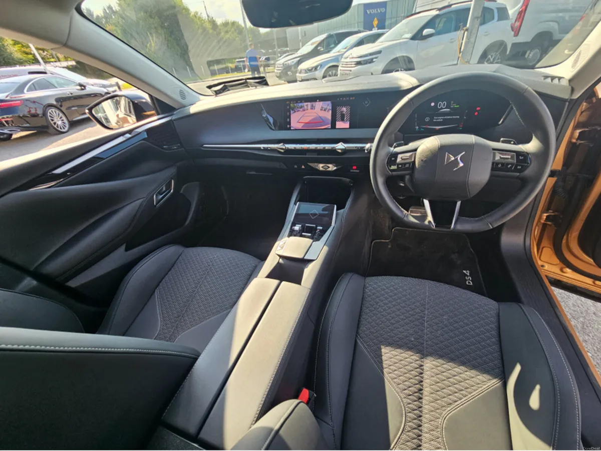 DS Automobiles DS 4 TROCADERO E-TENSE 225 4DR AUTO - Image 3