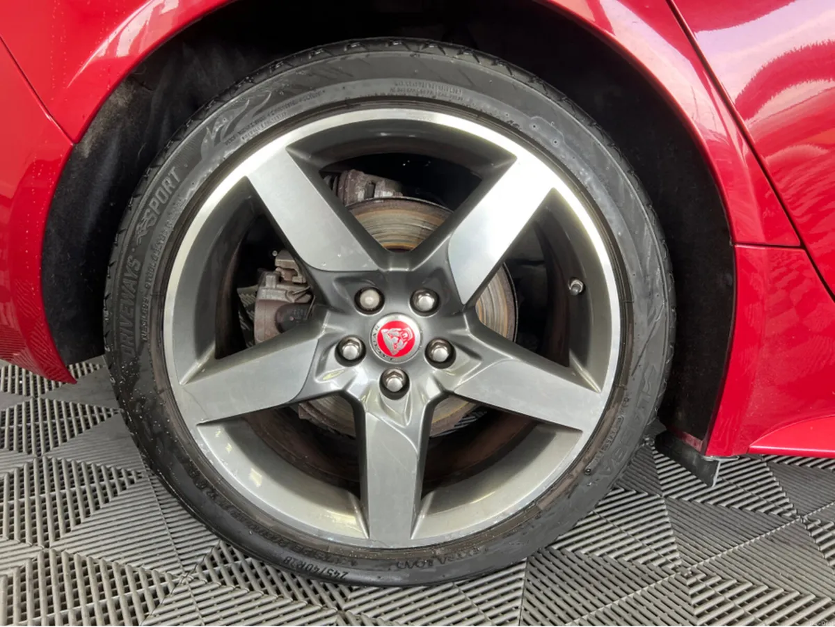 Jaguar XE *JAGUAR 2.0 D R-SPORT 180PS 4DR AUTO* *B - Image 6