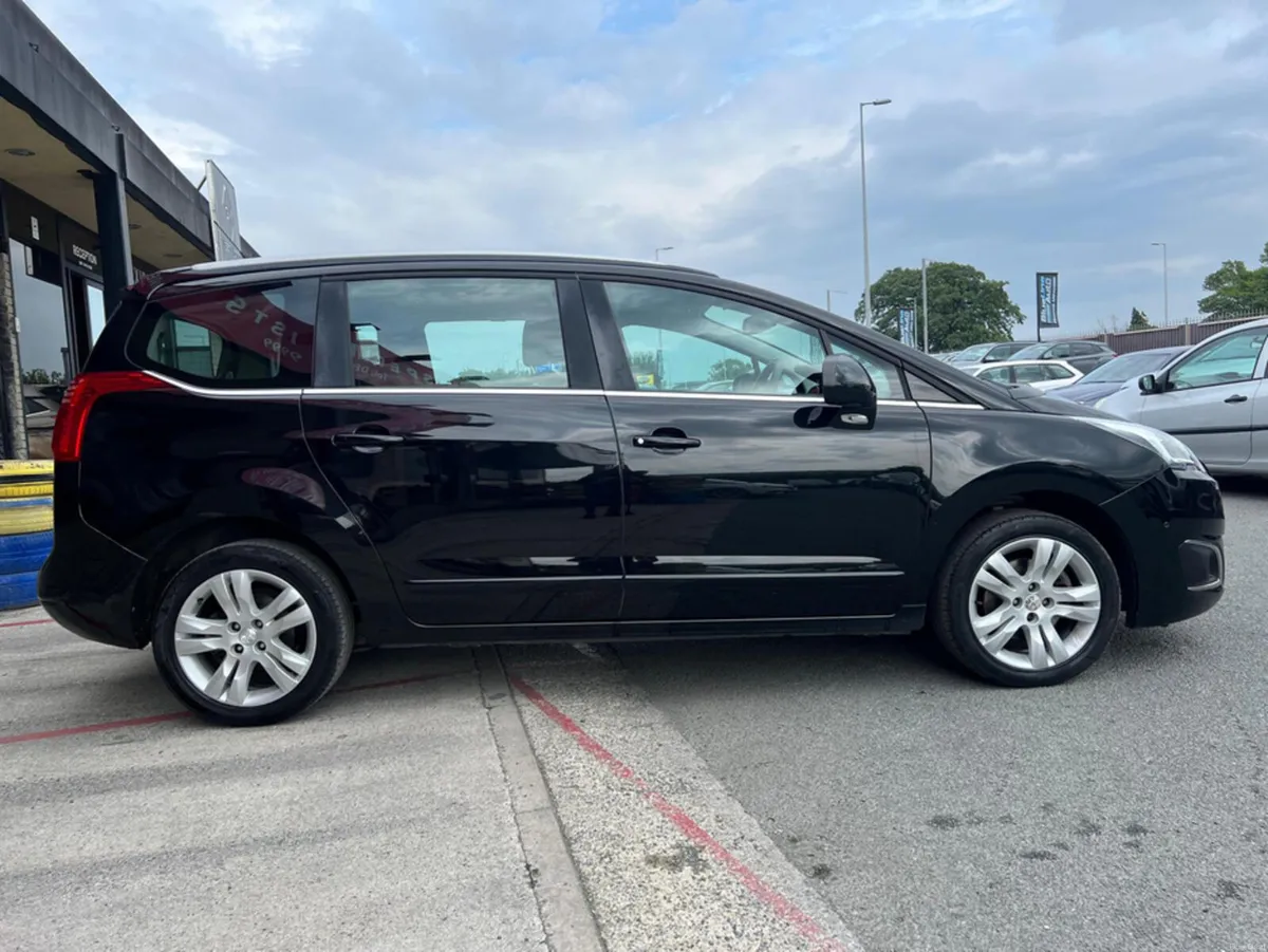 Peugeot 5008 1.6 HDI BLUE ACTIVE 120 BHP LOW MILEA - Image 4