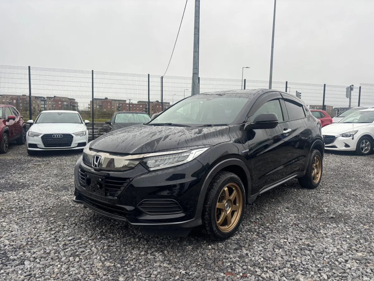 HONDA VEZEL 1.5 AUTO PETROL HYBRID *HUGH SPEC* - Image 1