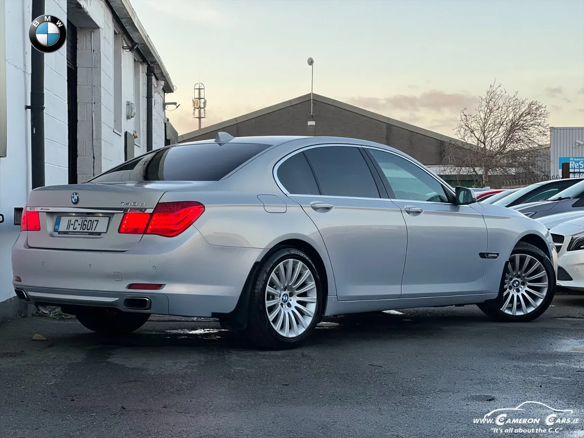 BMW 740d LWB INDIVIDUAL SPEC REAR INTERTAIMENT - Image 2
