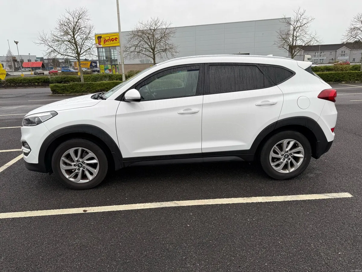 Hyundai Tucson Executive CRDI long tax and nct - Image 3