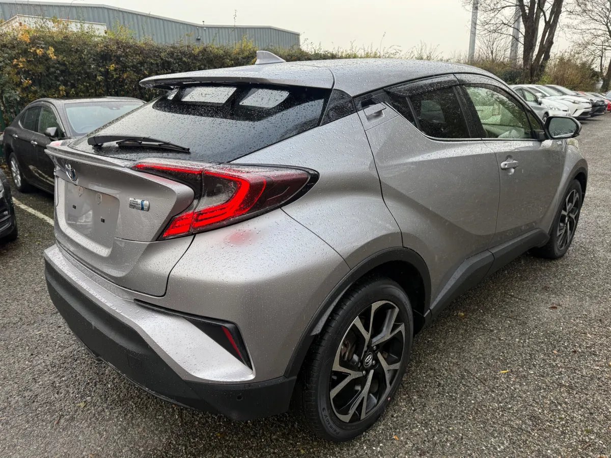 Toyota CH-R, G-Model(best spec) - Image 4