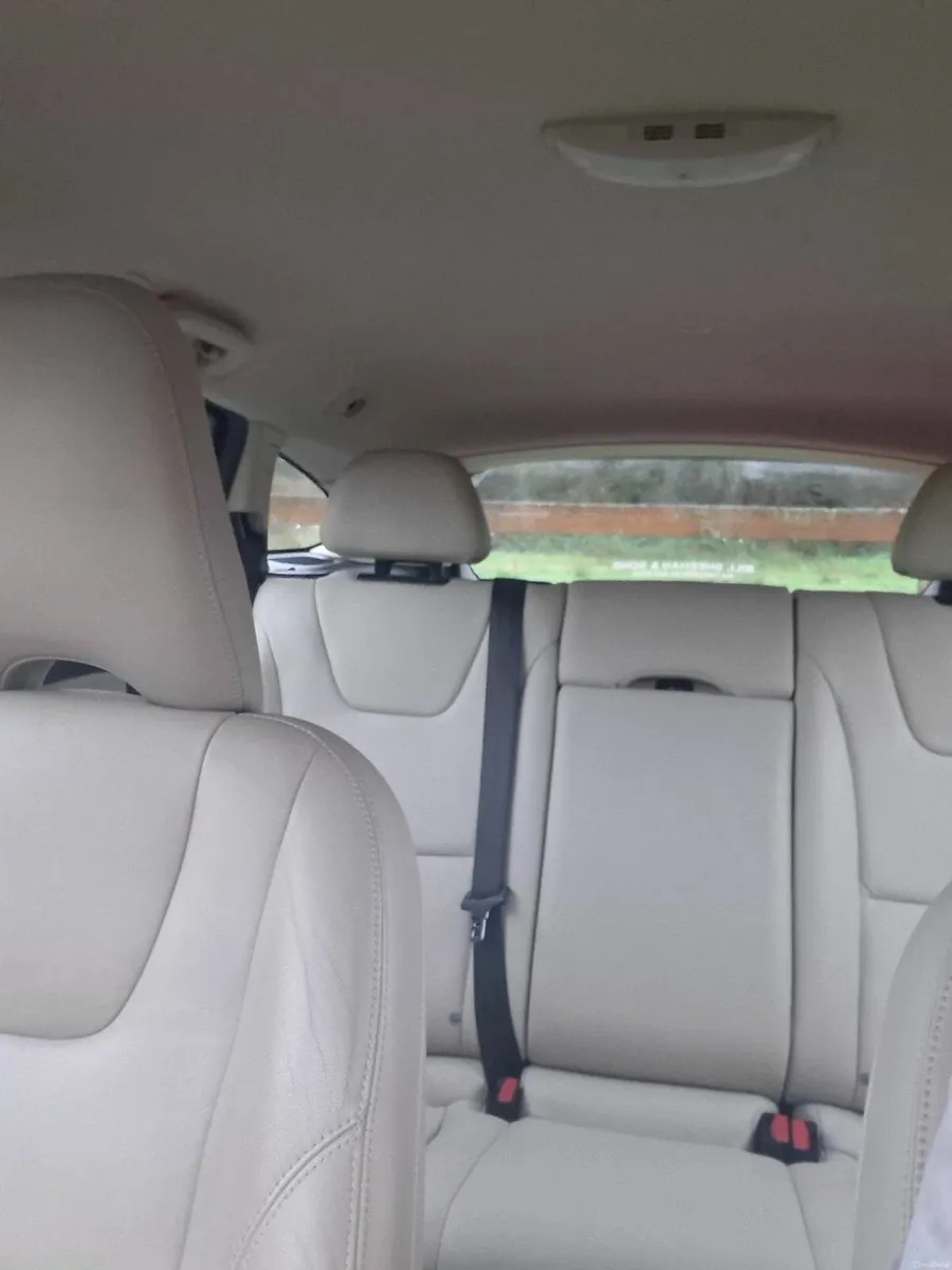 Volvo V60 2015 - Image 1