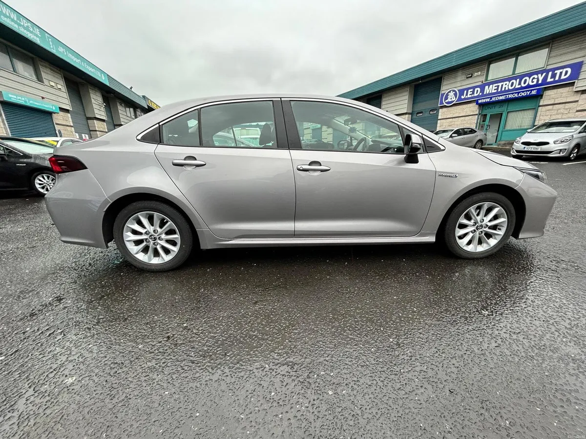 TOYOTA COROLLA/2022/IRISH CAR/1.8 HYBRID/AUTO - Image 3