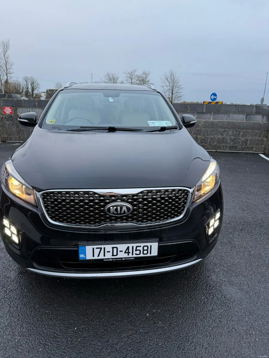 Kia Sorrento 2.2 Platinum  5dr 7 seater - Image 2